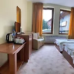 Гостевой дом Granat Double Room 2- Next To Gondola Lift